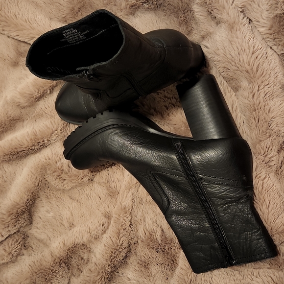 ☘️Lucky Brand Bootsies - Picture 4 of 8